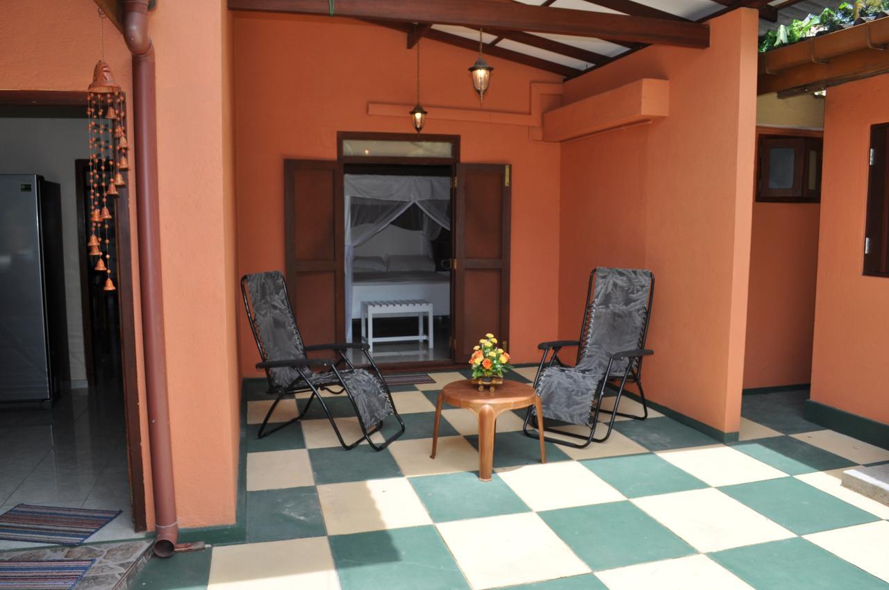 Jacks Bed And Breakfast Talpe Exterior foto